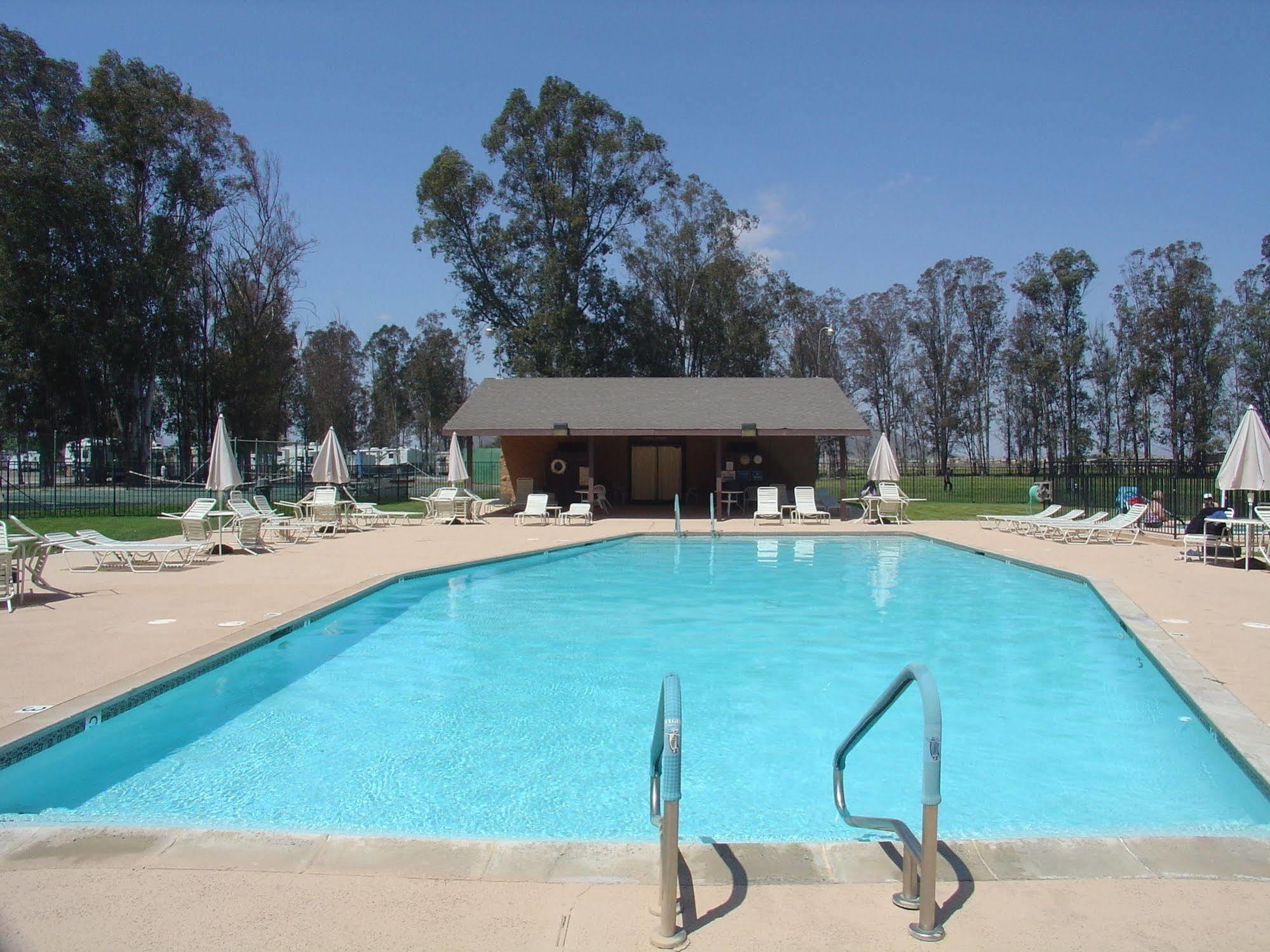 Wilderness Lakes Rv Resort Menifee Exterior photo